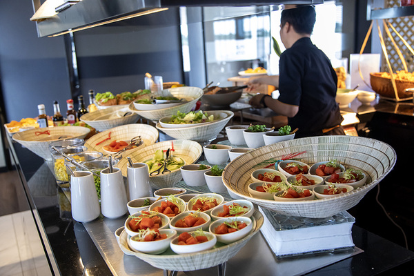 Emerald Waterways - Emerald Harmony - Buffet Reflections _1_.jpg